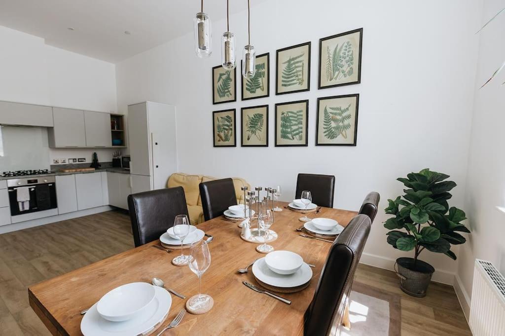 Bobbin Row - Grade 2 Listed Property With A Beautiful Design With Access To Leeds Leeds  Exterior foto